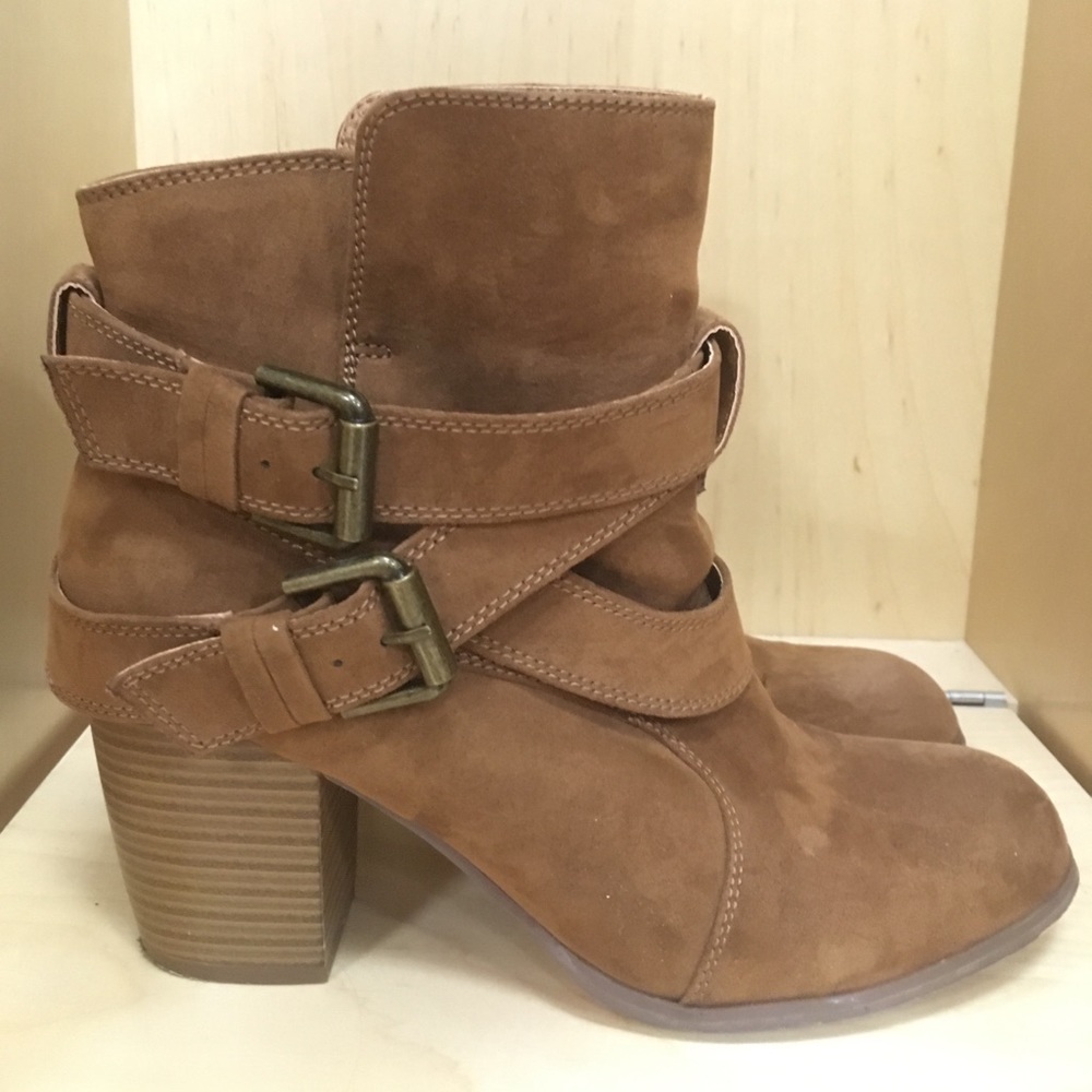 Brown/tan ankle boots from American Eagle